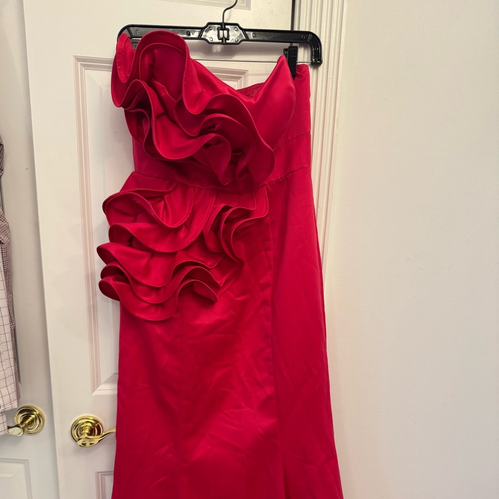 ONYX size 8 magenta strapless formal gown